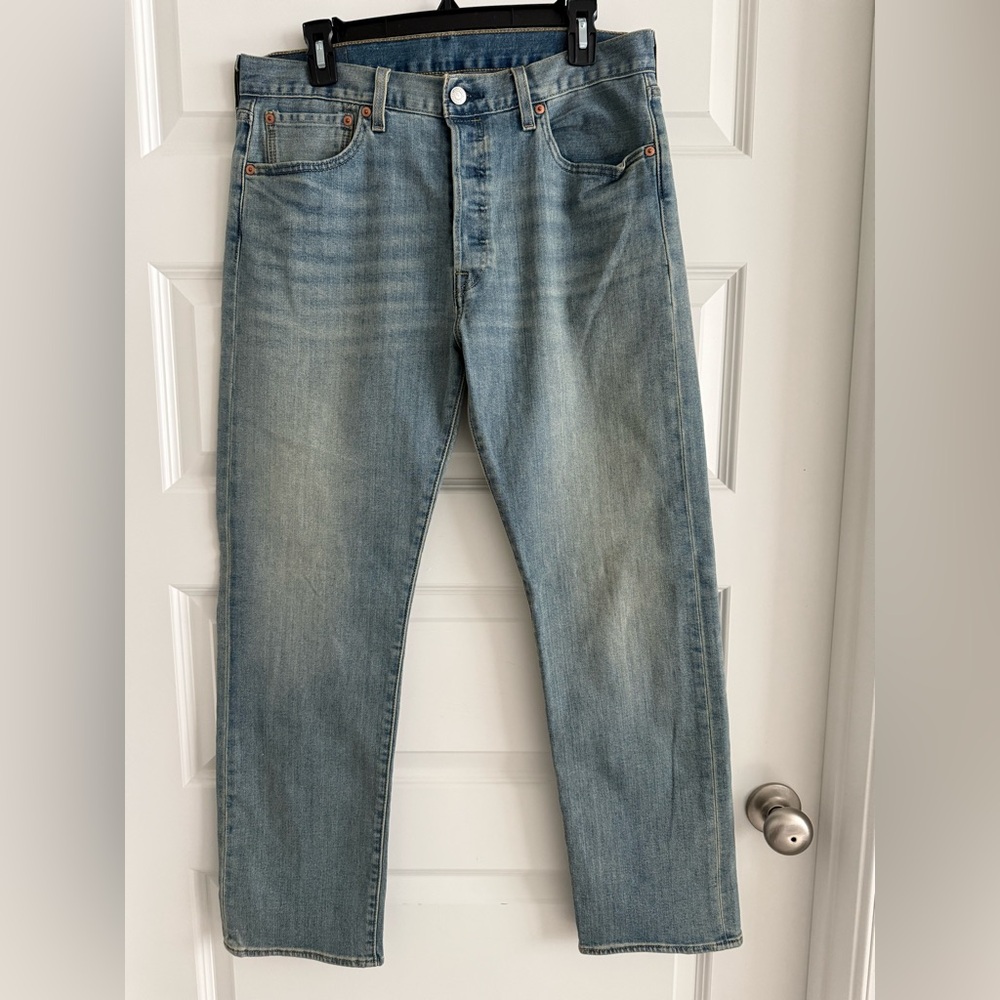 NWOT LEVIS 501 Classic Blue Denim Jeans in medium wash.